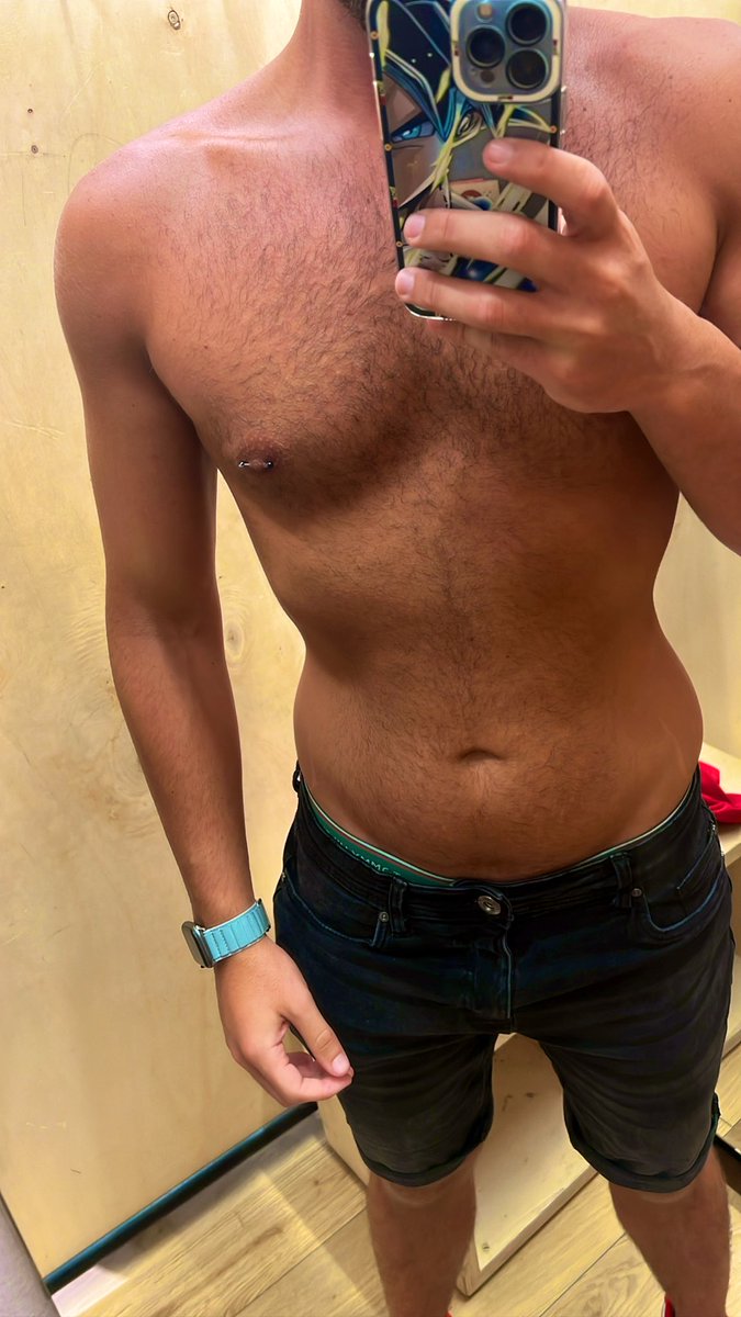 Salv947's tweet photo. I camerini di Bershka 🤓 https://t.co/DgeFlF2RR3