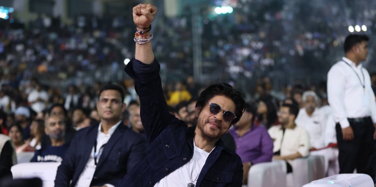 LetsCinema (@letscinema) on Twitter photo Shah Rukh Khan in 2023. 
Pathaan - ₹1050 crores
#Jawan - ₹1068 crores* (24 days)
#Dunki - LOADING 💣 Shah Rukh Khan in 2023. 
Pathaan - ₹1050 crores
#Jawan - ₹1068 crores* (24 days)
#Dunki - LOADING 💣