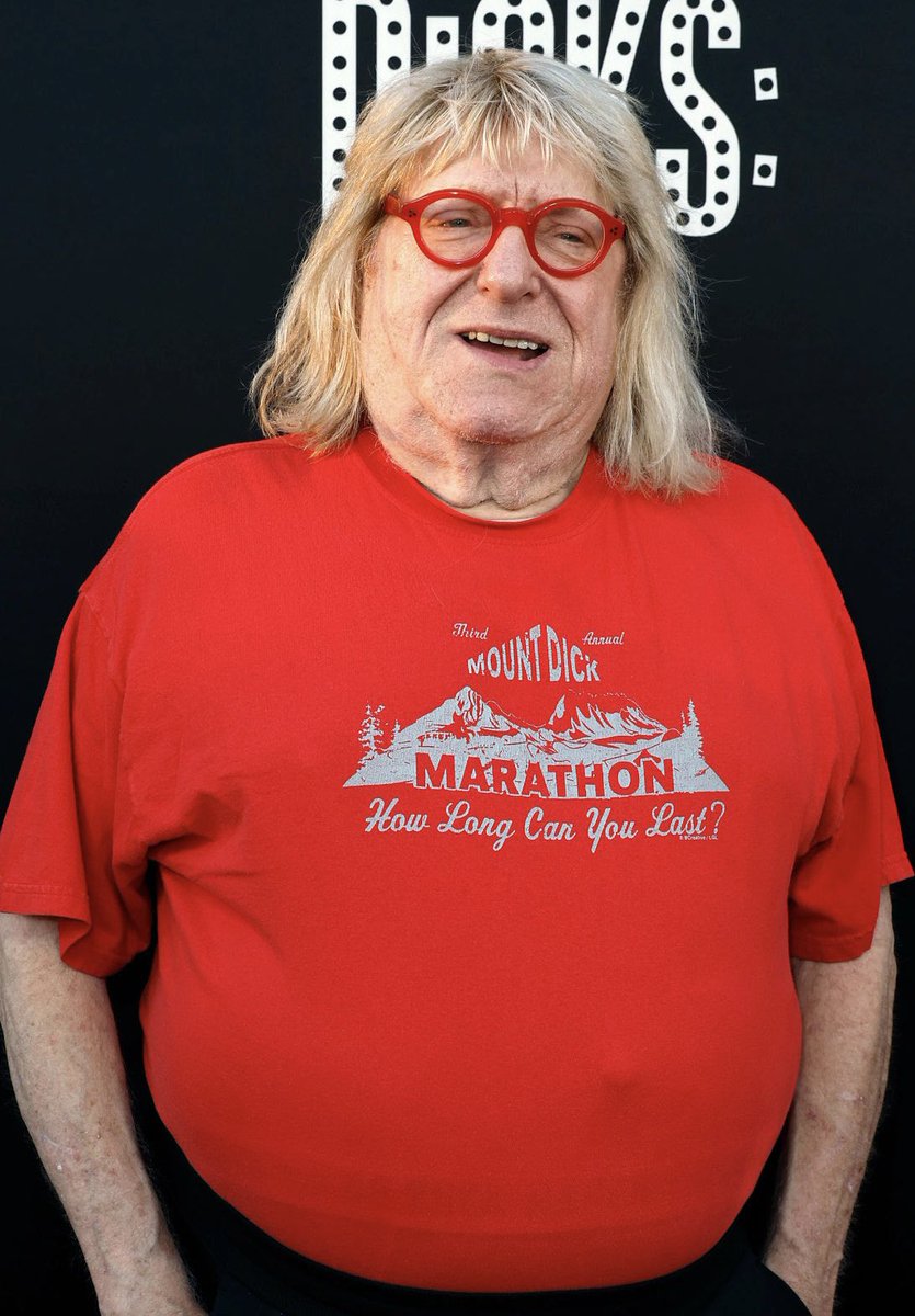 draghorsebrgclb's tweet image. Is Travis Kelce’s mom Bruce Vilanch? #TravisKelce #BruceVilanch