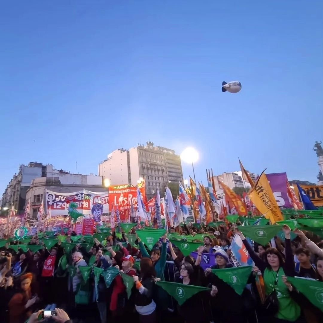 #28S salimos a las calles, en todo el país, en defensa de nuestros derechos 💚💜
La LIBERTAD de elegir.
La LIBERTAD de informar.
La LIBERTAD de tener un proyecto de vida. 
La LIBERTAD es nuestra.
<a href="/BrujaVolando/">Vanina Cortijo</a>
<a href="/CaroBeless/">Caro Belen</a> <a href="/aida_gotlib/">aida gotlib</a> <a href="/angela_oyhandy/">Angela</a> @FiloPetix <a href="/CarolinaFrachia/">Carolina Frachia</a>