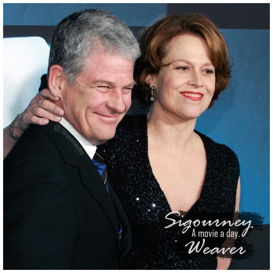 SWamovieaday's tweet photo. Sigourney Weaver with her husband, Jim Simpson at the AVATAR premiere in Hollywood, 2009. 

This one is one of my favorite photos of Sigourney and Jim, they are both so beautiful 🥹❤️

#SigourneyWeaver #JimSimpson https://t.co/uR5d9kvTay