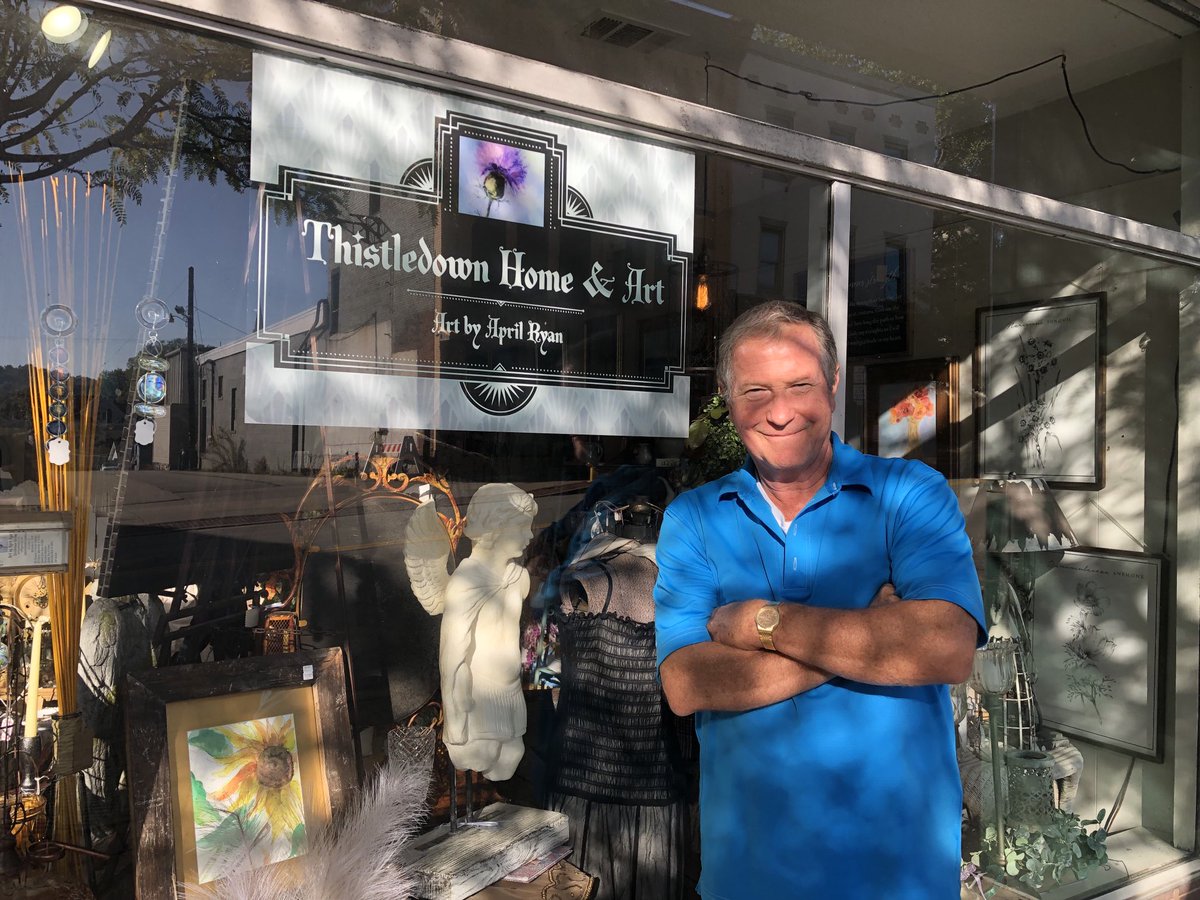 danielmailer's tweet photo. Look where Dan and s! https://t.co/vStvAhnVPG