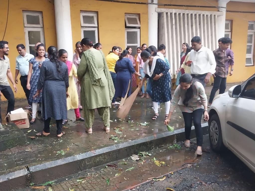 As part of #SwachhataHiSeva, a cleanliness drive was carried out by Director Sangeeta Parab, Deputy Director Jyoti Desai, &amp; the dedicated staff of the Directorate of Women and Child Development in Panjim. The staff thoroughly cleaned both office premises &amp; its surroundings.