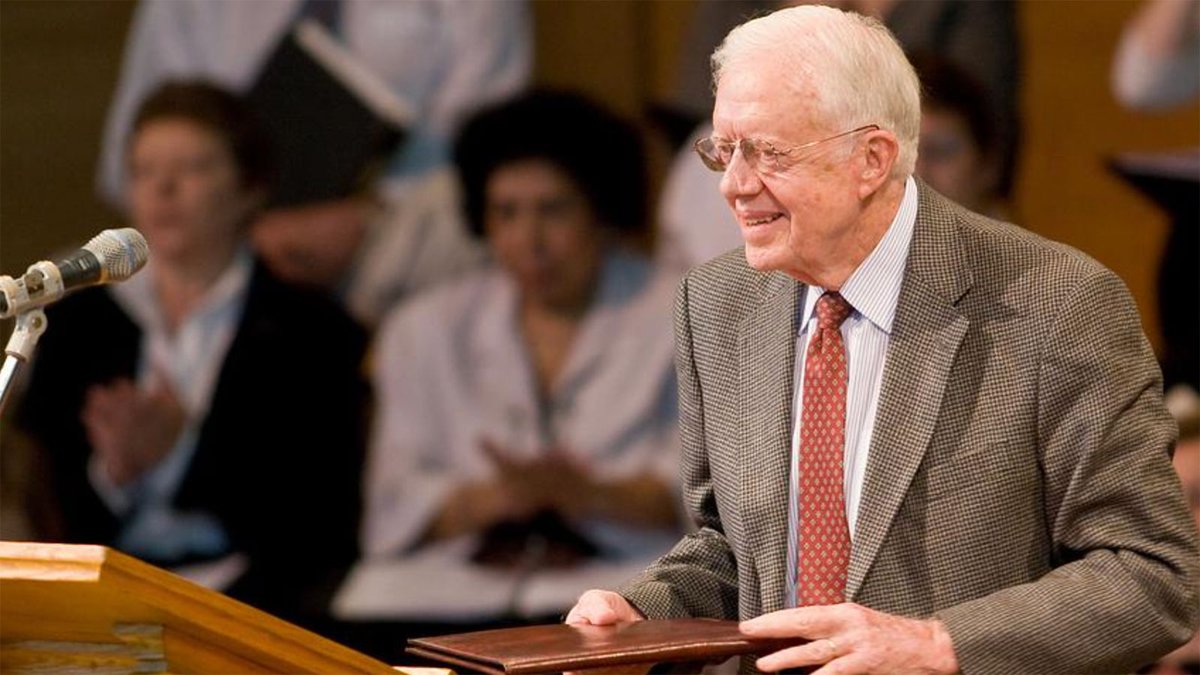 Happy 99th Birthday to former U.S. president #JimmyCarter99 💛🖤 Carter made three visits to #WFU: a foreign policy address in 1978, a speech on human rights &amp; diplomacy in 1985, and an address to the New Baptist Covenant in 2009. He spoke in Wait Chapel each visit. <a href="/CarterCenter/">The Carter Center</a>