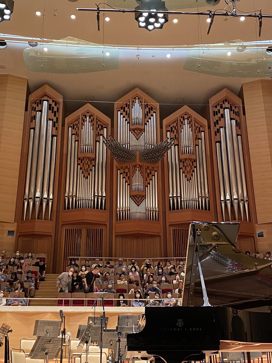 nontanami's tweet photo. #サントリーホール
#ARKCLASSICS
サントリーホールARKCLASSICS公演8に行ってきました。盛り沢山の内容で素晴らしいコンサートでした♪三浦さんの美しい音色🎻辻さんの魂の��もった会場の隅々まで響き渡る美しい旋律♪感動的でした😊
ますますファンになった私です🥰 https://t.co/4OvRgTdkrT