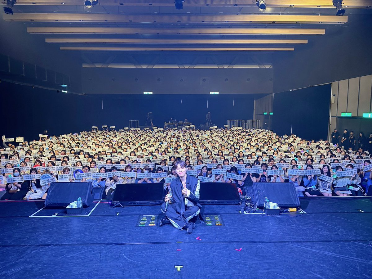 KJH_officialtwt's tweet photo. [#째니의발자국🐾] 2023.10.01 KIM JAEHWAN 2023 FANMEETING JAM IN TAIPEI 

오랜만에 대만 윈드들과 함께 해서 기적처럼 행복한 하루였어요👍🏻✨
윈드도 행복한 하루였길 바라요🫶🏻 우리 다음에 또 만나요~🍃🩷

#김재환 #KIMJAEHWAN https://t.co/RRlfkqXg1U