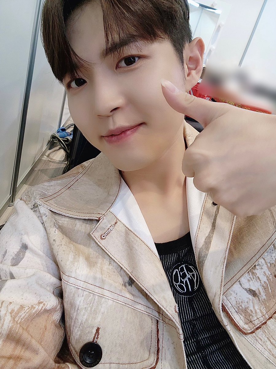 KJH_officialtwt's tweet photo. [#째니의발자국🐾] 2023.10.01 KIM JAEHWAN 2023 FANMEETING JAM IN TAIPEI 

오랜만에 대만 윈드들과 함께 해서 기적처럼 행복한 하루였어요👍🏻✨
윈드도 행복한 하루였길 바라요🫶🏻 우리 다음에 또 만나요~🍃🩷

#김재환 #KIMJAEHWAN https://t.co/RRlfkqXg1U