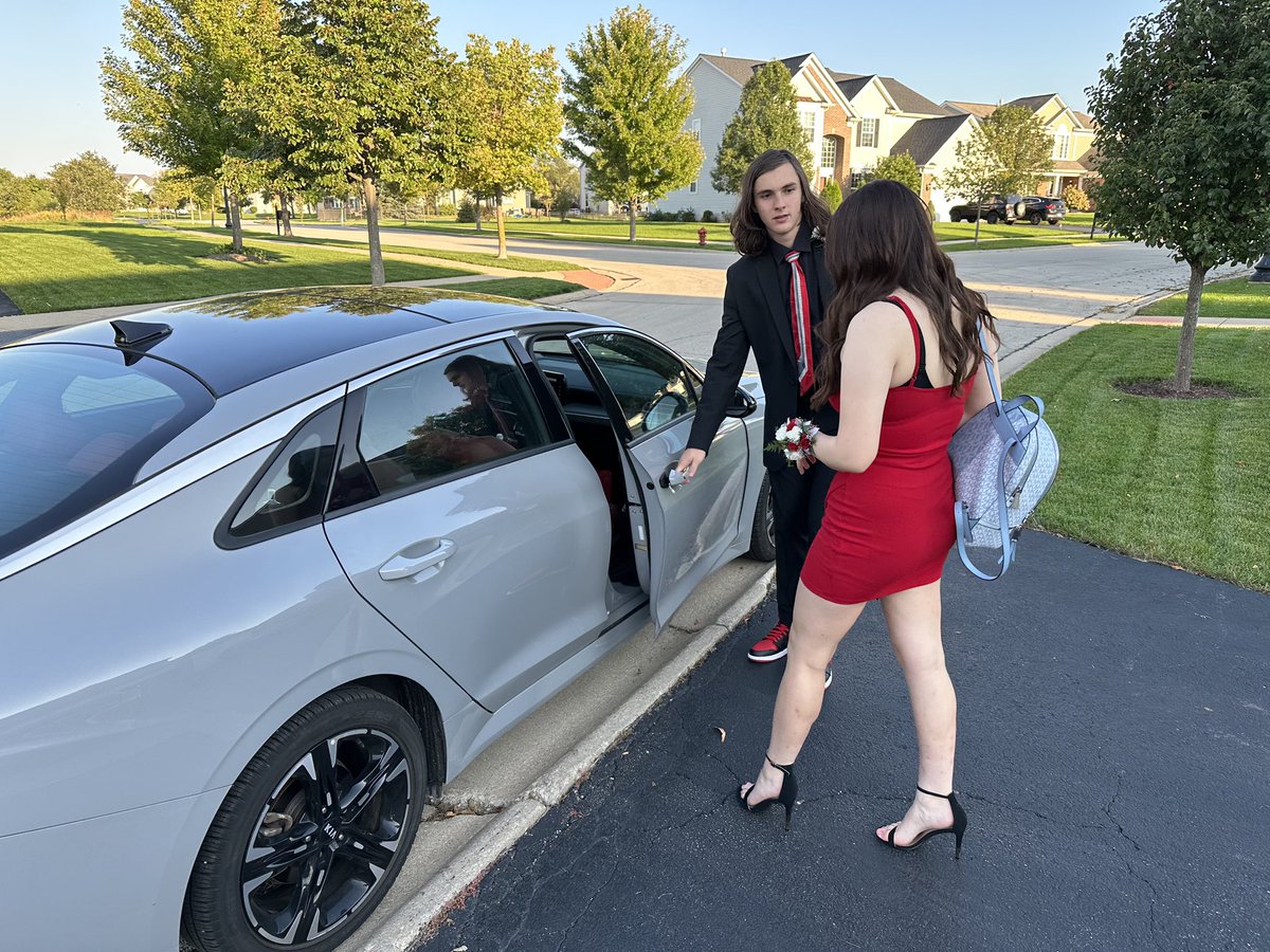 loruh_maize's tweet photo. Last night was Frankie’s homecoming https://t.co/JnmMTYAta3