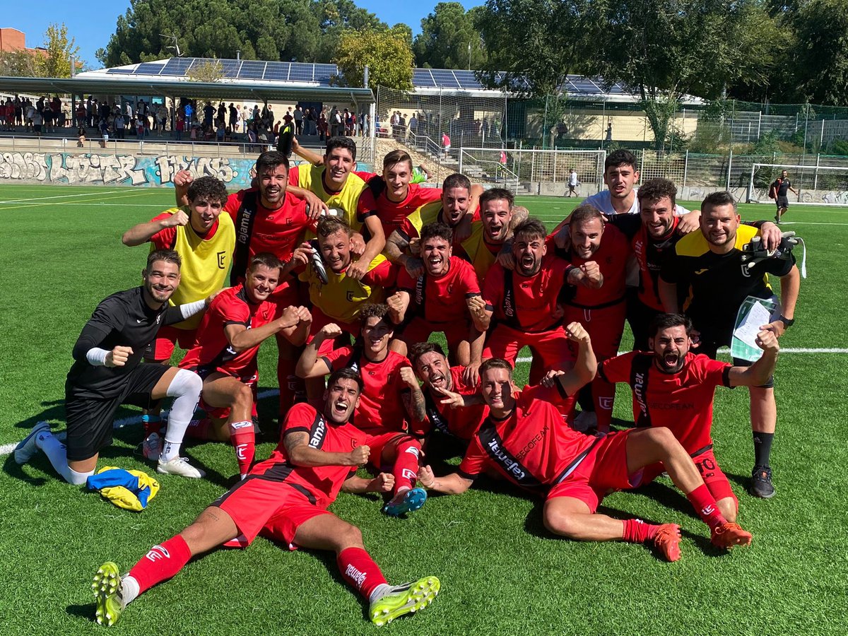 CDTajamarFutbol's tweet photo. Resultados | AFICIONADO 1º Regional.
| Gr. 3.; J. 4

EF. Rivas ‘A’ 0 - Tajamar 1

El ‘unocerismo’ nos da los 3 puntos en una sufrida victoria. 
🔓⚪️🔴➕ ⚽️ 🟰3️⃣ https://t.co/cx8SzSAm5w