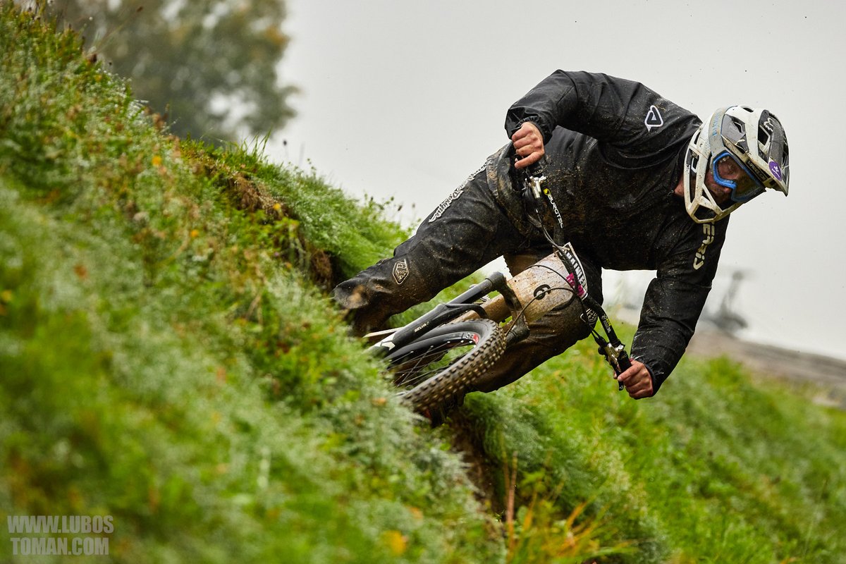 LubosToM's tweet photo. Chainless Race 2023
více fotografií ze závodů je na https://t.co/MKmSR4nhM4
#whipcontest #cyklistika #Canon #horskekolo #kolo #bike #dolecopcom #sportsphotography #sjezd #MTB #enduro #CaptureOnePro #BMX #Moninec #bikepark #ChainlessRace #chainless #downhill @areal_moninec https://t.co/lStqvIaRRY