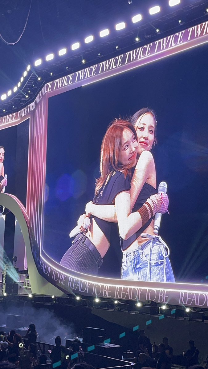 ricanotrica's tweet photo. MMINAYEON!!! WTF DHKSKSKS 

#READYTOBE_IN_BULACAN_D2 #TWICEinPH #TWICE_5TH_WORLD_TOUR https://t.co/dSvRN0WlFp