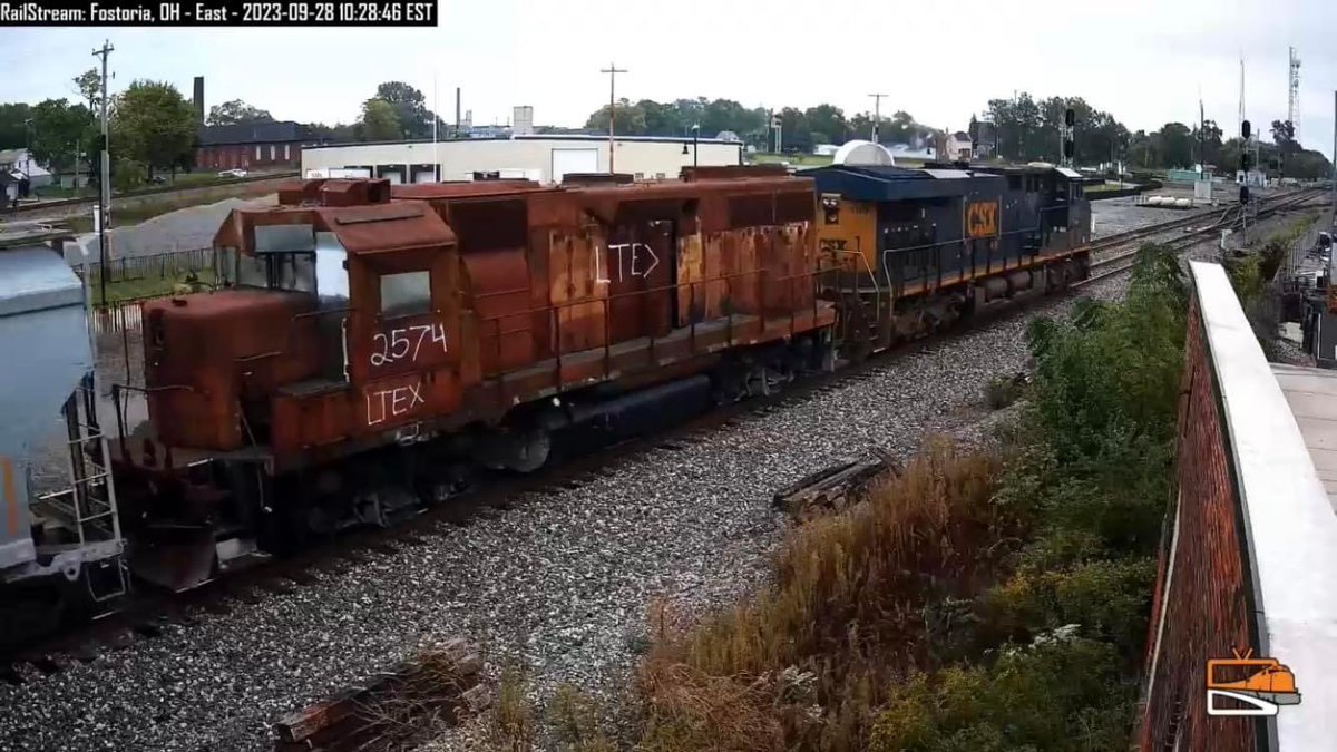 railstream's tweet image. If locomotives could talk, what would this one say? #railfan #trains