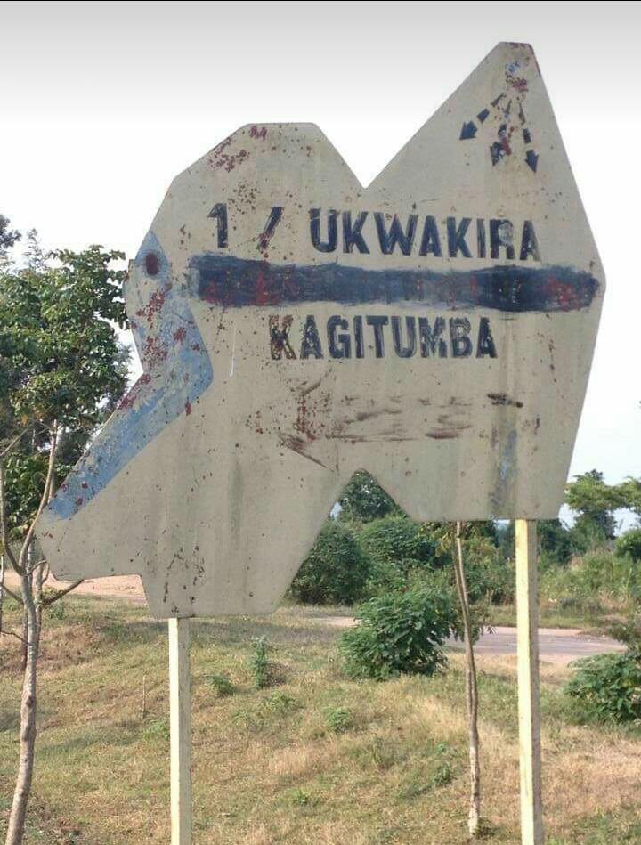 NadiaKabalira's tweet photo. Le 1 oct. 90 fut 1 date décisive de la libération du #Rwanda, 1 génération de réfugiés prenaient les armes contre la dictature raciste.
33 ans plus tard, les mêmes valeurs d’unité & de progrès du FPR développent le Rwanda & sa nation réunifiée. #Turacyaribabandi #IyambereUkwakira https://t.co/xk1wyKLGe8