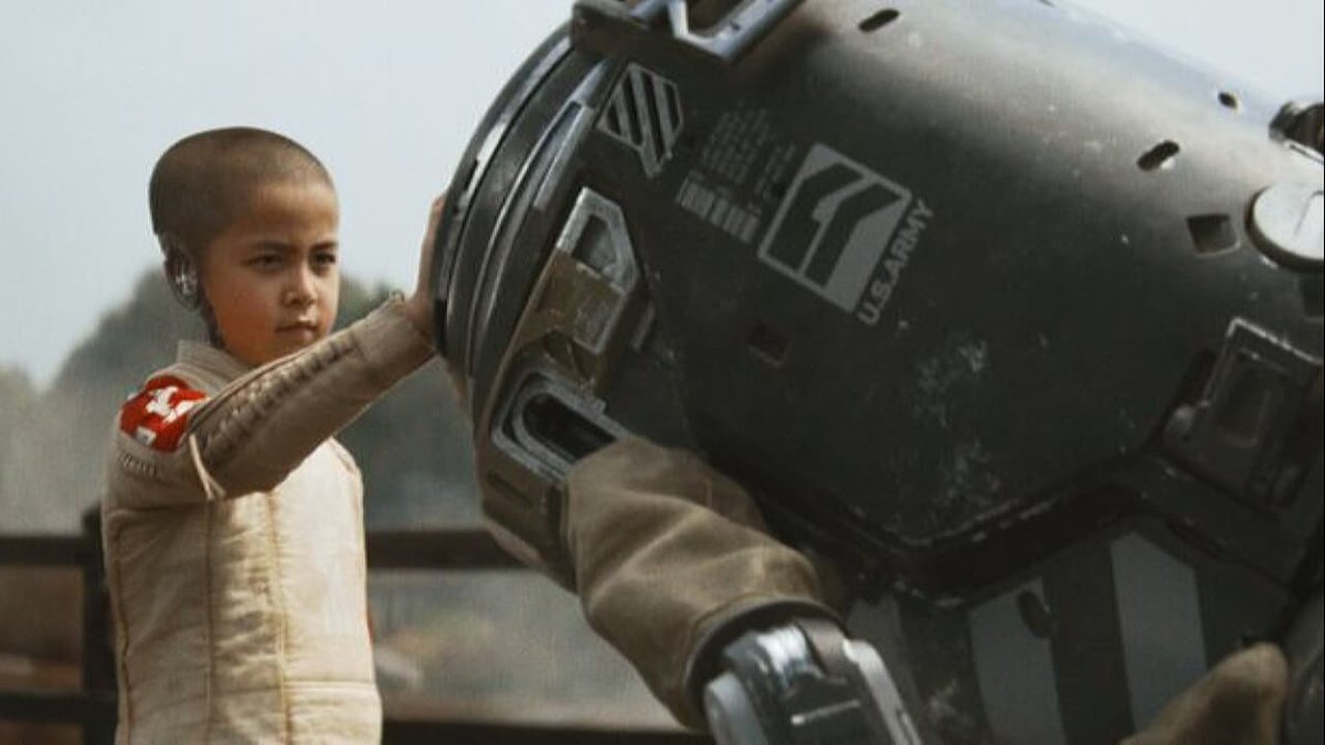 leloupceleste's tweet photo. 🎟️ L'après-séance de #TheCreator (2023) :

Quand l'enfant de « Blade Runner » et du cinéma de Malick joue à « Apocalypse Now » en se prenant pour Cameron, IA de l'espoir quant à l'avenir du grand spectacle à Hollywood.

De la SF ambitieuse et originale (même si bardée de références) visuellement époustouflante (surtout pour un budget de seulement 80 M$), où l'univers est immédiatement crédible, les thèmes intelligemment abordés (« Avatar » n'est jamais loin), l'action généreusement enlevée (cf. le spectaculaire climax) et les émotions indubitablement prédominantes.

En réponse optimiste à « Terminator », cette fable humaniste et dystopique sur le progrès (pour voir l'intelligence artificielle autrement) est une anomalie (bien programmée) dans le paysage hollywoodien qui a les moyens de devenir une révolution si nous la chérissons. Une pépite !

#GarethEdwards #JohnDavidWashington