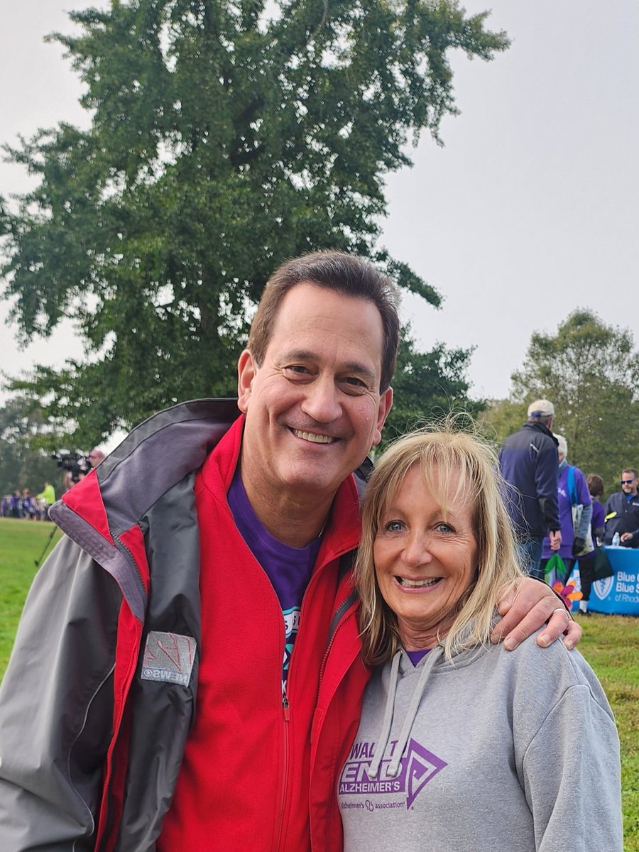 RecruitRetail's tweet photo. It wouldn't be a true  Alzheimer’s Walk without my annual photo with @mmontecalvotv. As always, we're inspired by his opening remarks...
@alzheimerssoc #AlzWalk #Alzheimer #dementia https://t.co/dZ5g4eWQAY
