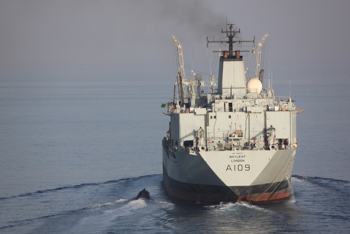 CaptAliClack's tweet image. 7 Sep 2010 - Boat transfer between RFA Lyme Bay and RFA Bayleaf in the Gulf