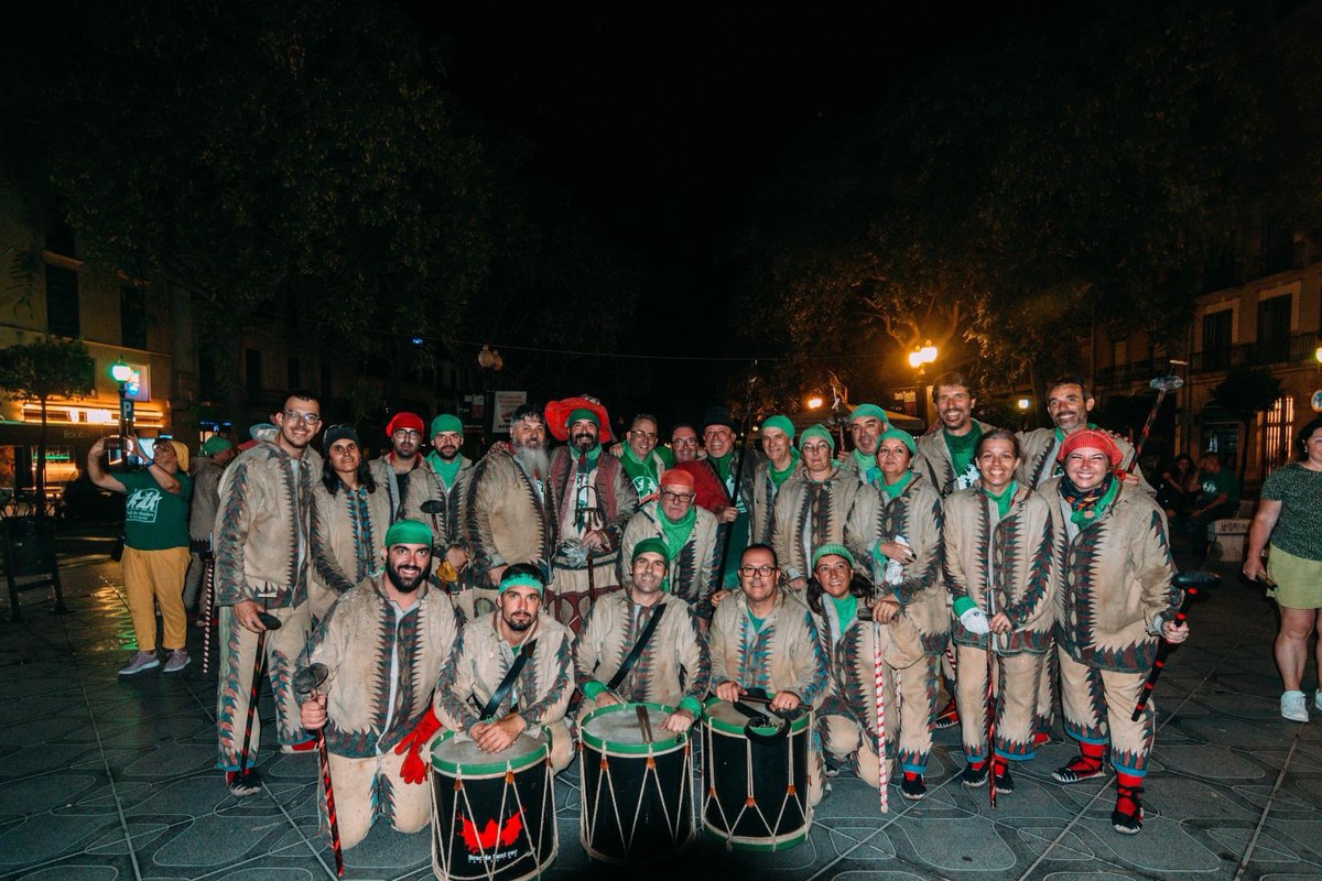 BallDiablesTgn's tweet photo. Sortida commemorativa de tots els vestits de l'entitat.
📸 @DCrespo5
Galeria completa a: https://t.co/mqK2iVgAH8
#BDT40 #SantaTecla2023 https://t.co/zhIZWYeLHw