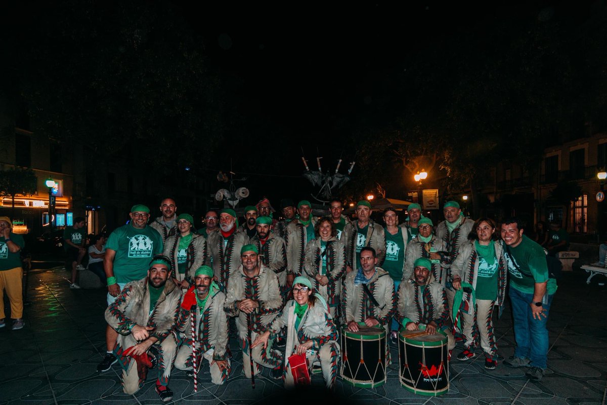 BallDiablesTgn's tweet photo. Sortida commemorativa de tots els vestits de l'entitat.
📸 @DCrespo5
Galeria completa a: https://t.co/mqK2iVgAH8
#BDT40 #SantaTecla2023 https://t.co/zhIZWYeLHw