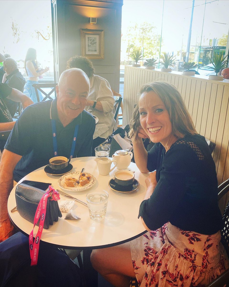 SamJaneLane's tweet image. Dad called his 39th AFL/VFL mens grand final yesterday. #PreMatch ☕️🫖 @TimLaneSport 
 @3AWisfootball + @ABCaustralia @Channel10AU