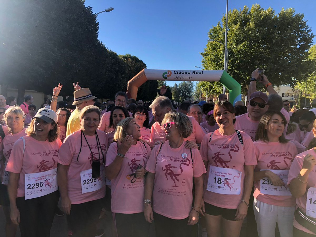 AYTO_CIUDADREAL's tweet photo. 🩷 La Marea Rosa inunda las calles de Ciudad Real.

La IX Carrera Solidaria de AMUMA reúne a más de 2.500 inscritas.

cc/ @Amuma_CR https://t.co/OP7q7ICgjy
