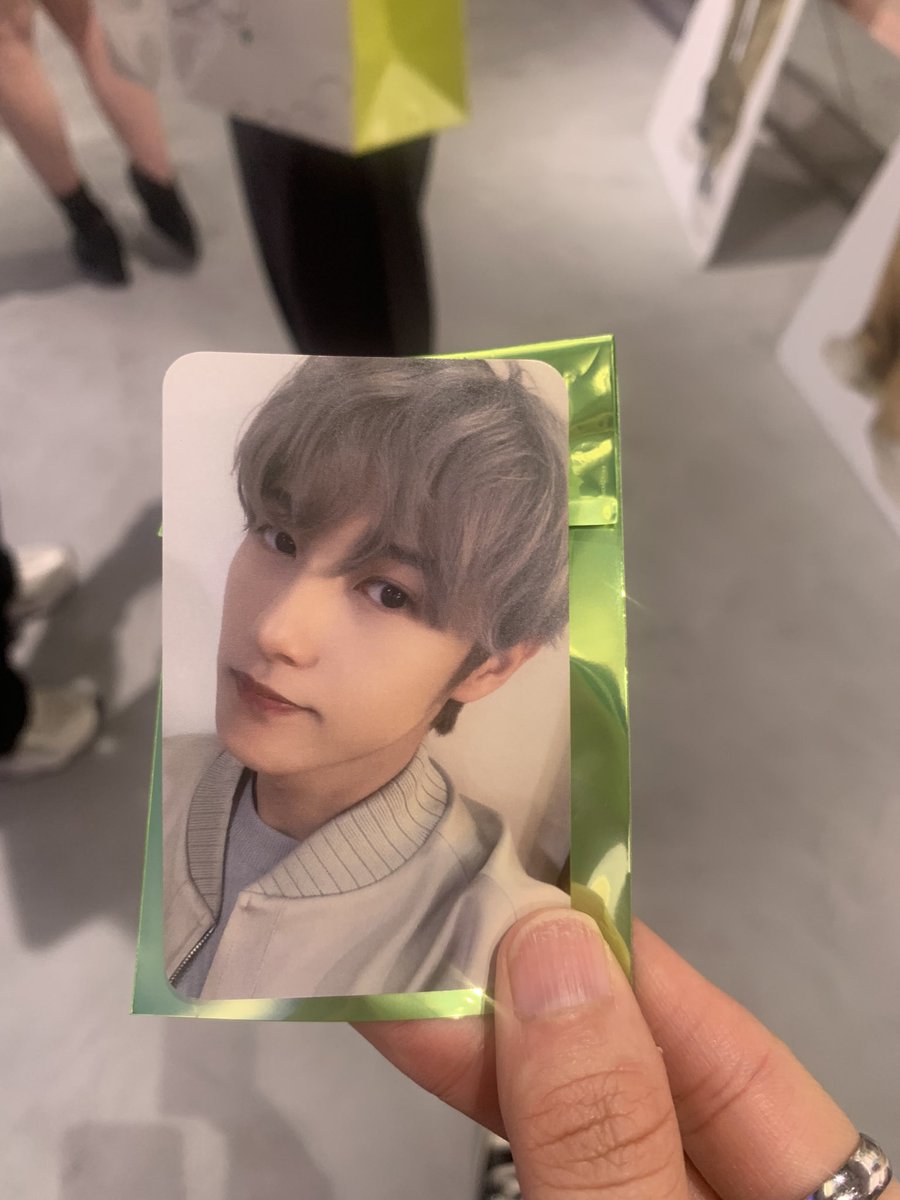 mipoooos's tweet photo. NCT XYZ交換

譲　入場特典
ロンジュン
求　入場特典
ジェヒョン

交換よろしくお願いいたします！
郵送可能です。
#NCTXYZ交換 https://t.co/ixTWZPIU2p