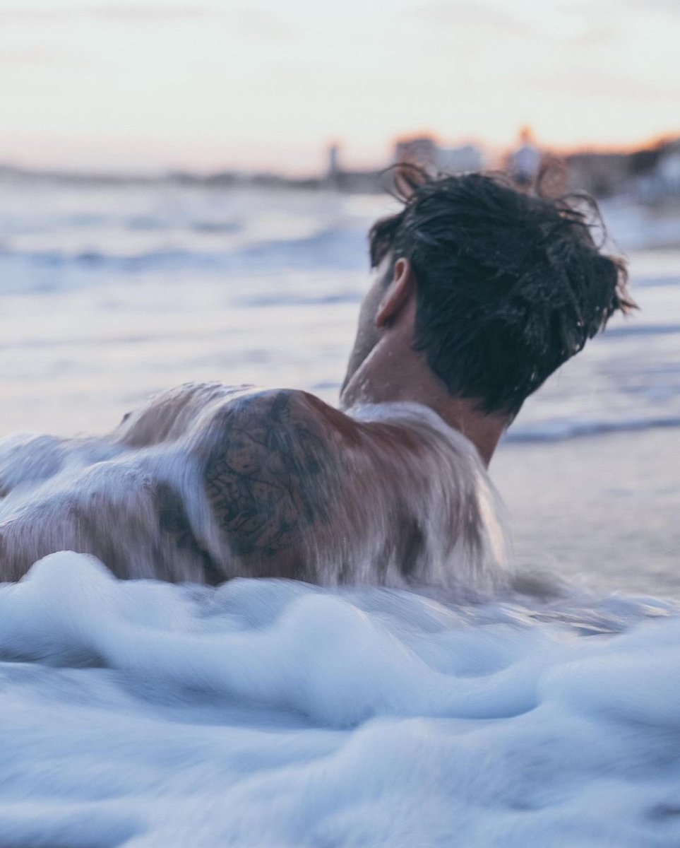 SebsStone's tweet image. Sun and Relax.

#SeductiveSunday