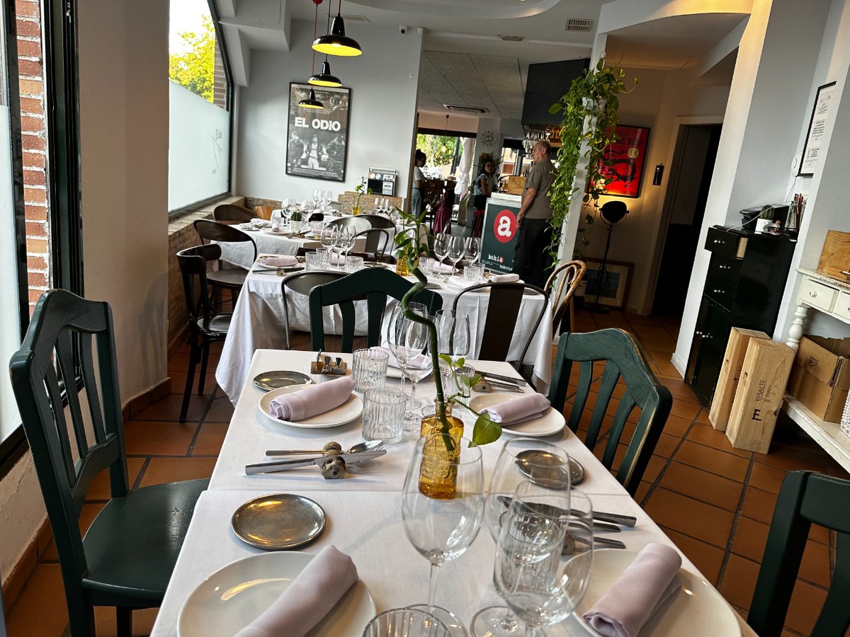 Bahia_Taberna's tweet photo. ¡Vuelven los domingos y ya está todo listo! ¡Vente!

¡Reserva aquí y vente a probarlos! 👉 https://t.co/jZIhQmUWzh

#aperitivo #goodfood #good #bjsrestaurant #ñamñam #madrid #foodpic #goodpic #coolfood #yeah #ventepaaca #pidetelo #comerenmadrid #esdomingo https://t.co/GVNQwO9iPE