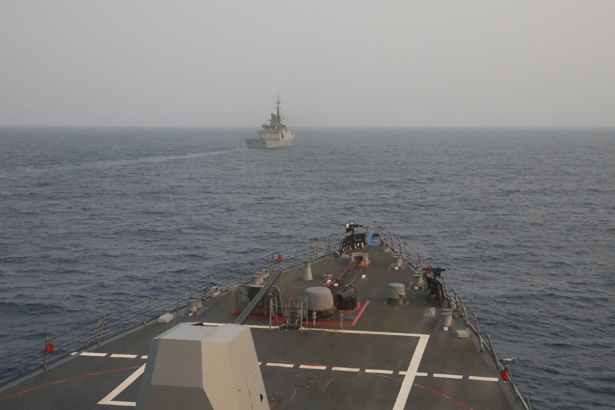 CMF_Bahrain's tweet photo. Under CTF 153, guided-missile destroyer USS Thomas Hudner (DDG 116) sailed in the Red Sea with 🇪🇬 Egyptian Navy frigate ENS Alexandria (F911) & 🇸🇦 Royal Saudi Navy frigate Makkah (814), Sept. 28. CTF 153 is CMF’s task force responsible for maritime security in the Red Sea. https://t.co/thRefeInuR