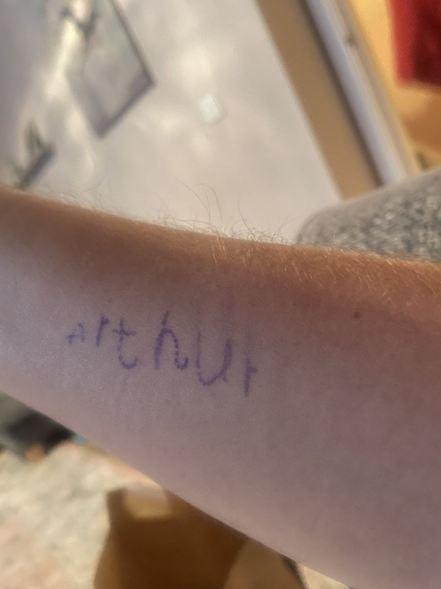 MrJackScotland's tweet photo. Jenna out at 2:12 the play (she says very good). So Arthur and Daddy night. Wanted to scribble on things so I let him โtattooโ me ๐. He had a blast and be creative and I did one too. Pen can always wash off, good memories last an age :) #timewithmyboy #fun https://t.co/K87N3qbLdF