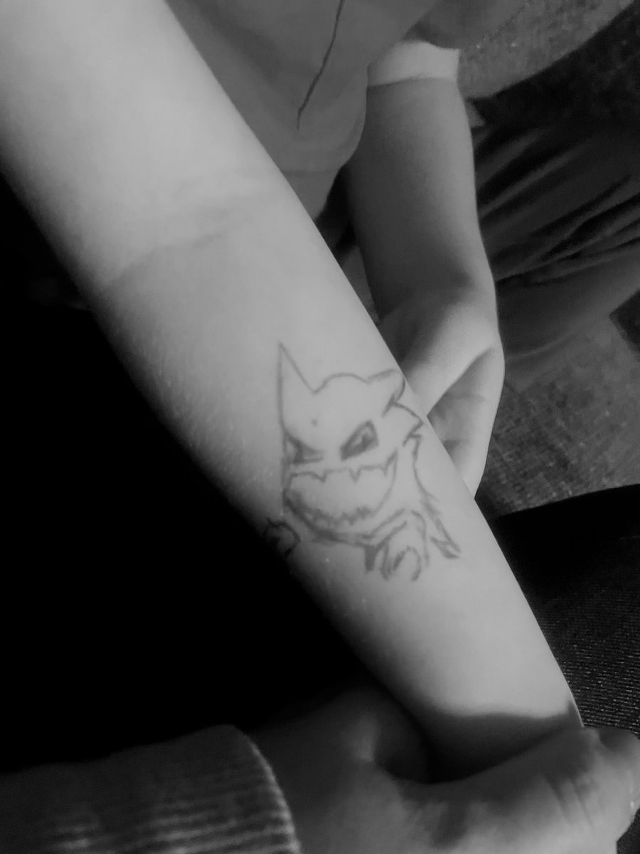 MrJackScotland's tweet photo. Jenna out at 2:12 the play (she says very good). So Arthur and Daddy night. Wanted to scribble on things so I let him โtattooโ me ๐. He had a blast and be creative and I did one too. Pen can always wash off, good memories last an age :) #timewithmyboy #fun https://t.co/K87N3qbLdF