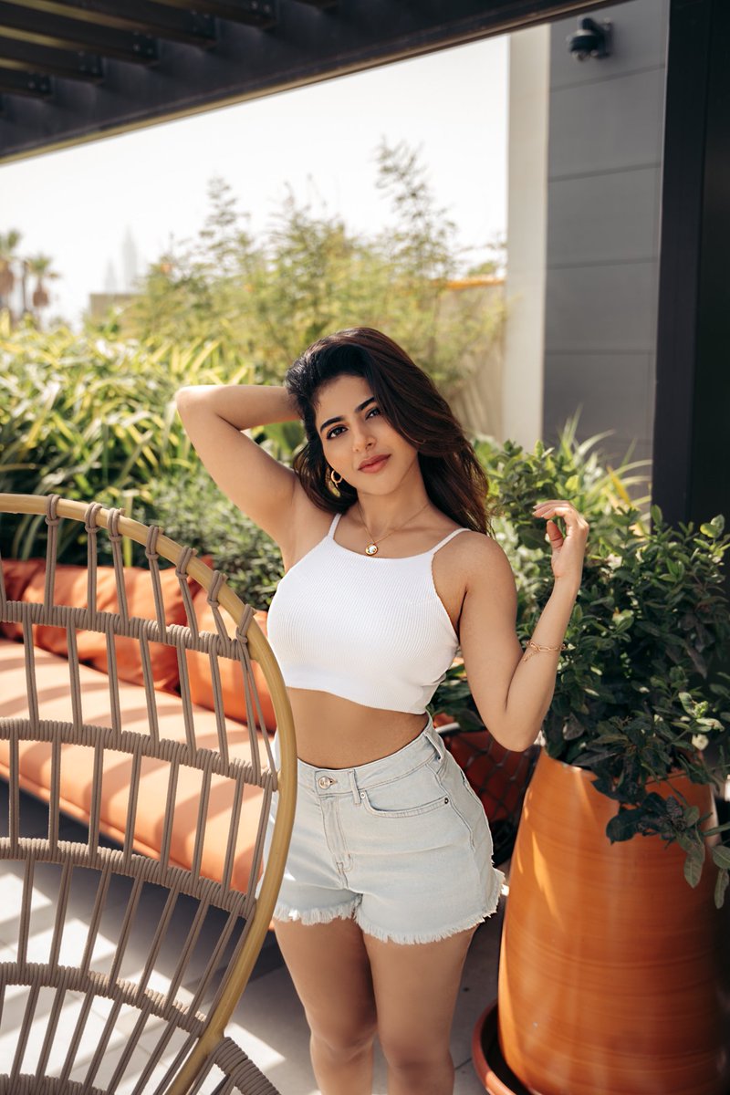 Beauty in white! The gorgeous #IswaryaMenon has us absolutely mesmerized in this casual attire. 😍✨ @Ishmenon @UVCommunication