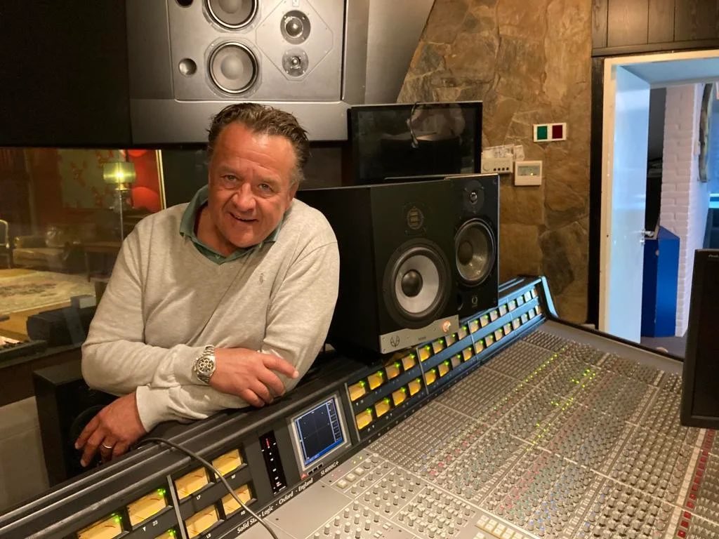 Spreekbuisnl's tweet image. Van Kooten verkoopt legendarische Bullet Sound Studio’s: spreekbuis.nl/van-kooten-ver…