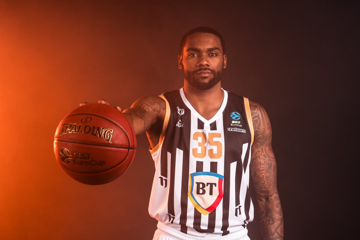 prichard_3's tweet photo. 12 🖤🤍 #vlessed #vet #eurocup #exit4 https://t.co/QHXrNXkla3