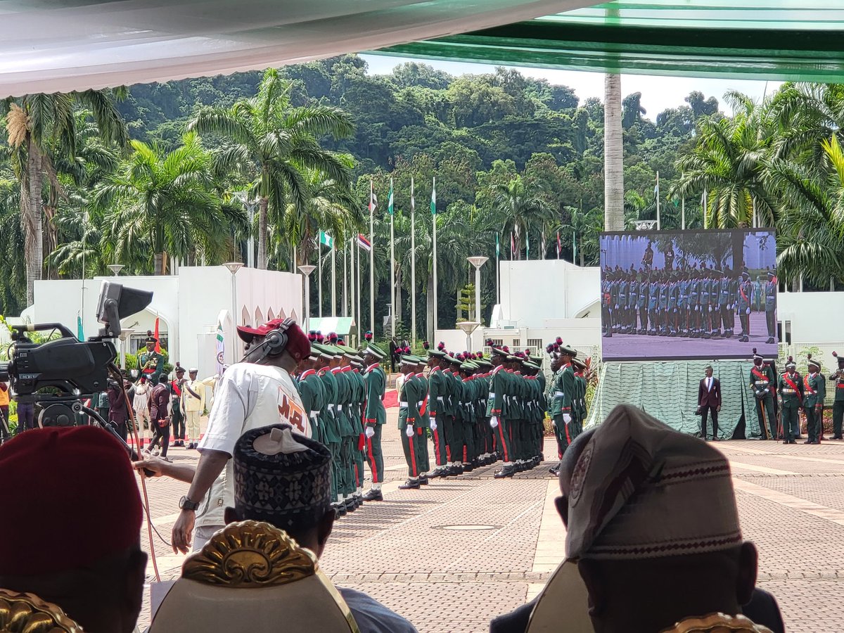 Princemoye1's tweet image. Live: 63rd Nigeria's Independence Day Celebrations at the Presidential Villa Abuja. Congratulations to our beloved country and Nigerians, home and abroad.