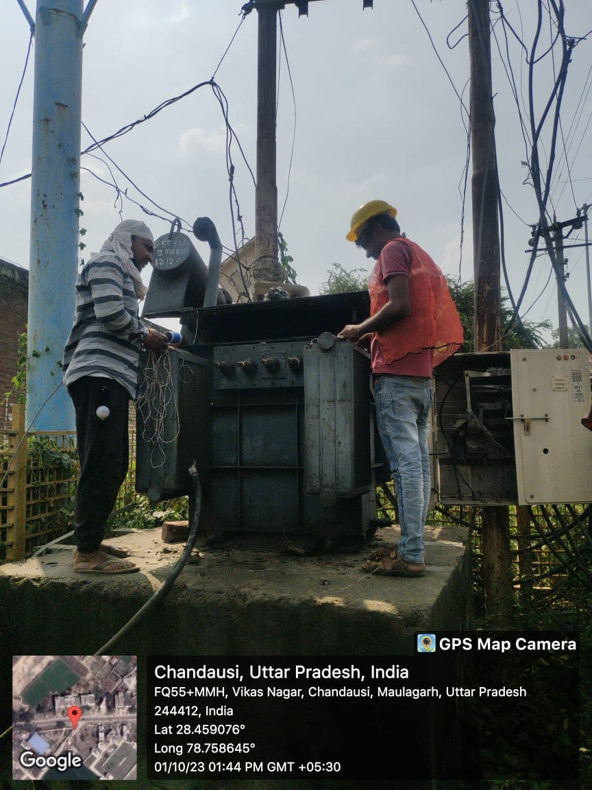 rcbharti's tweet photo. SPOT MAINTENANCE OF TRANSFORMER IS BEING DONE UNDER EDD CHANDAUSI  FOR PROVIDING UNINTERRUPTED POWER SUPPLY TO UPPCL CONSUMERS
@eeewdmbd @SEworkshopPVVNL @MdPvvnl @ChairmanUppcl @mbd_ce https://t.co/lcnA9Eob5z