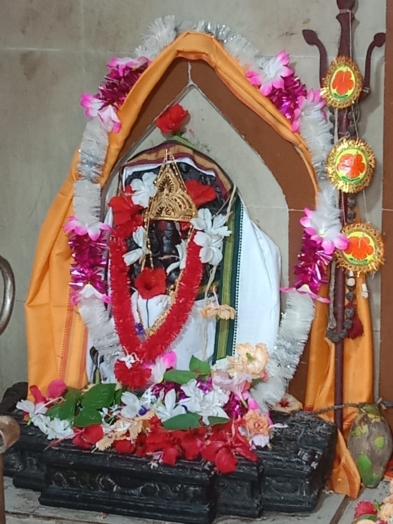 BisargaOnline's tweet photo. #DurgaPuja: This is Maa #Bahula #ShaktiPeeth in #Ketugram village in #Katwa, Burdwan, one of the #51ShaktiPeeths where also Balidan Ritual performed every year on the #Navami of "DurgaPuja". Got blessings from Maa Sati to visit her Temple for Darshan. #Durga Maiiki Jai!! #Shakti https://t.co/AyMJdc1G88
