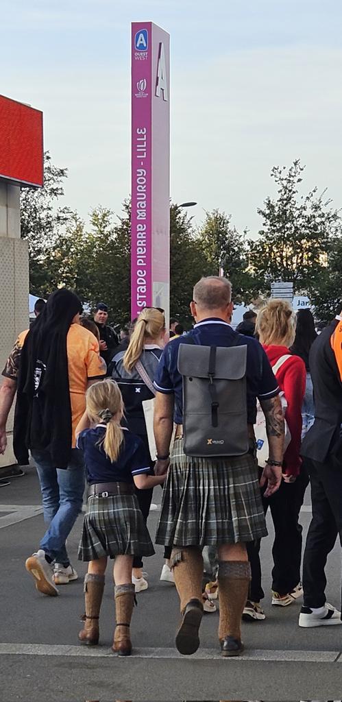 Catherine Latger (@catherinelatger) on Twitter photo #espritrugby "A scottish family in Lille" 🤩 #SCOvROM 30 septembre 2023 <a href="/RugbyWorldCupFR/">Rugby World Cup FR 🇫🇷</a> #espritrugby "A scottish family in Lille" 🤩 #SCOvROM 30 septembre 2023 <a href="/RugbyWorldCupFR/">Rugby World Cup FR 🇫🇷</a>