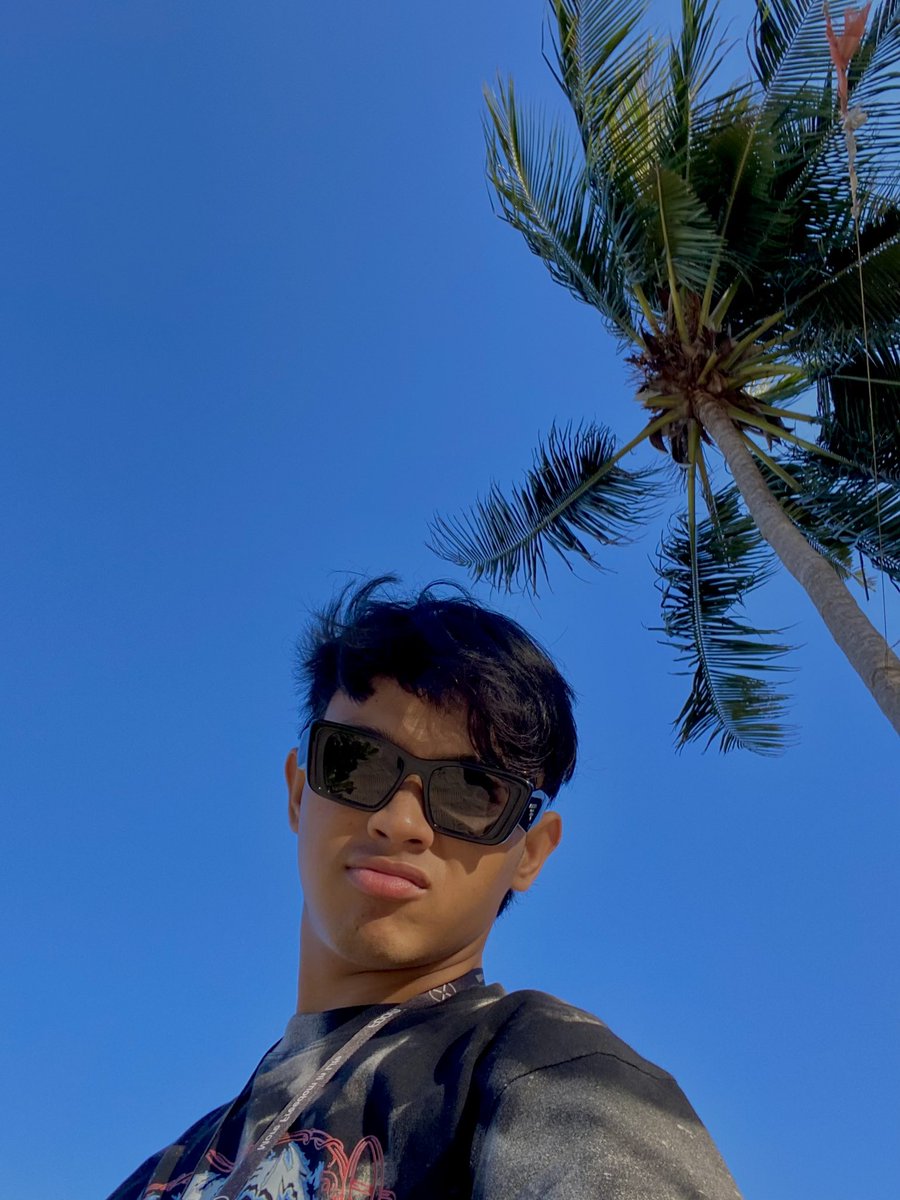 Udah Tinggi, panjang dan berurat pohon kelapanya🌴