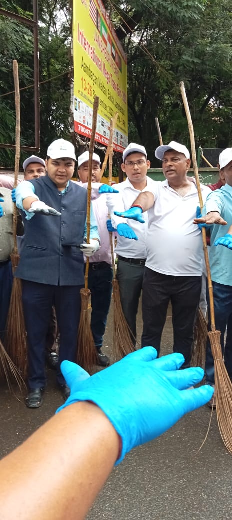 MangoNagar's tweet photo. #SwachhtaHiSeva 
#YouthVsGarbage 
#IndianSwachhataLeague2 
@MoHUA_India 
@SwachhBharatGov 
Under "Swachhata Hi Sewa" program,Mass Swachhata pledge organized.Thousands of Swachhata Volunteer,Residents group participated.
Mango Municipal Corporation,Jharkhand. https://t.co/WLMPRurt4F