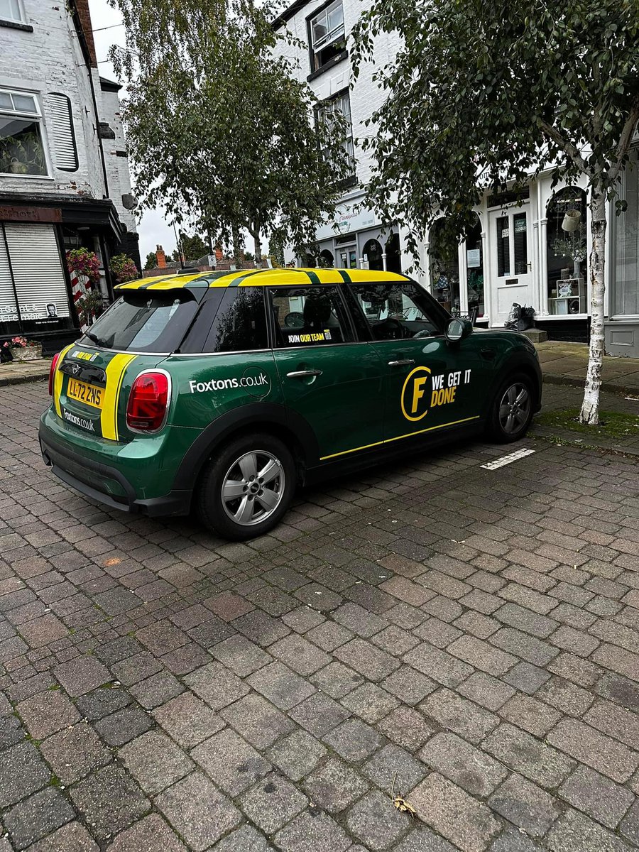 bobghoshriba's tweet photo. @AvoidFoxtons this is typical behavior from their people. Road closure in place for our monthly farmers market in Bromyard, Herefordshire… but for the last two months in a row, one driver has chosen to ignore… https://t.co/XS1rchMRsR