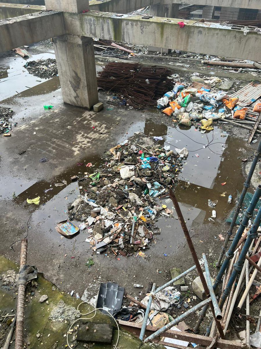 KBelsekar's tweet photo. @mybmc @mybmcWardPN @mybmcHealthDept Urgent Attention Required

#OmakrBuilder #EraDevelopers hv created unhygienic conditions &amp; the mess created in #OmkarAltaMonte Malad E, Mum97.  Living conditions hv become unbearable; Dengue &amp; certain areas of the property are now inhabitable https://t.co/g2OuNZTyim