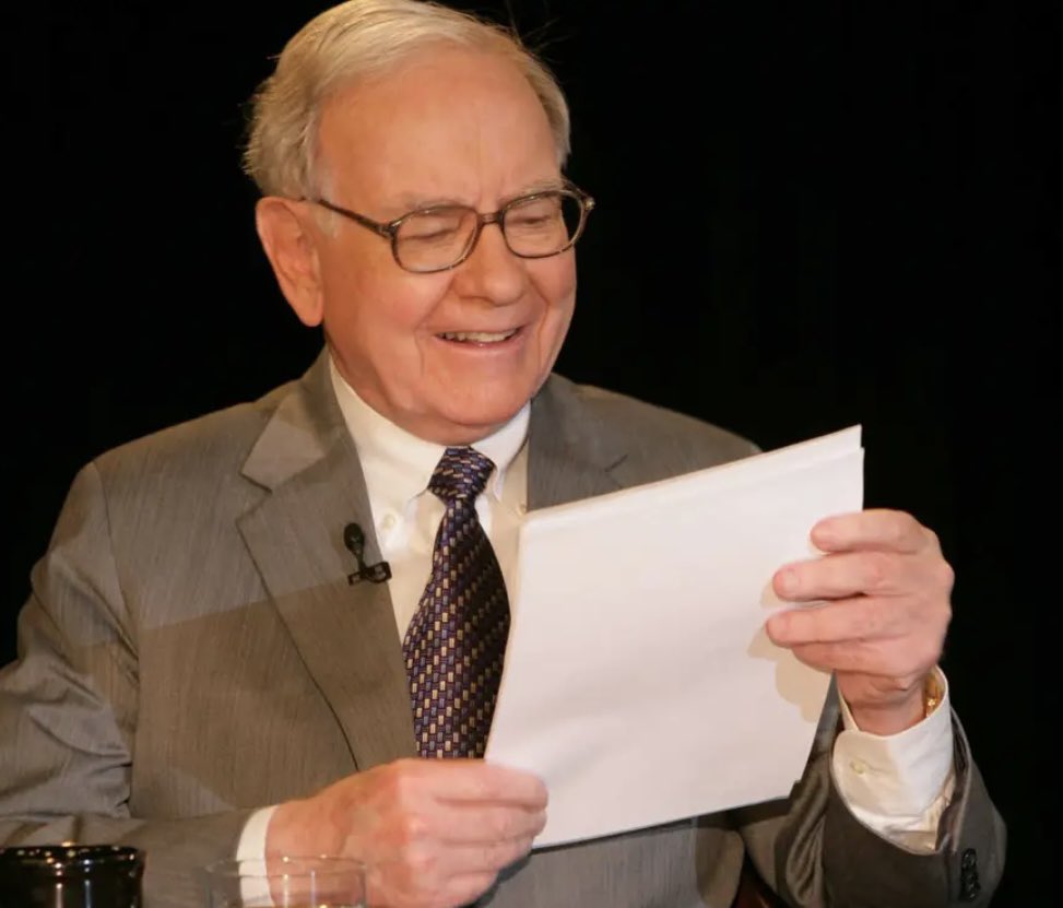 🔥🔥

Buffett y sus cartas (77-22) son la mejor fuente de inversión escrita. 

He traducido al español todas(+1000 hojas), algo no hecho jamás.

Si las quieres, suscríbete(gratuito o pago) y recíbelas en tu correo, cuando:

Alcance los 2.000 retweets/likes. 😱

Link en perfil🔗