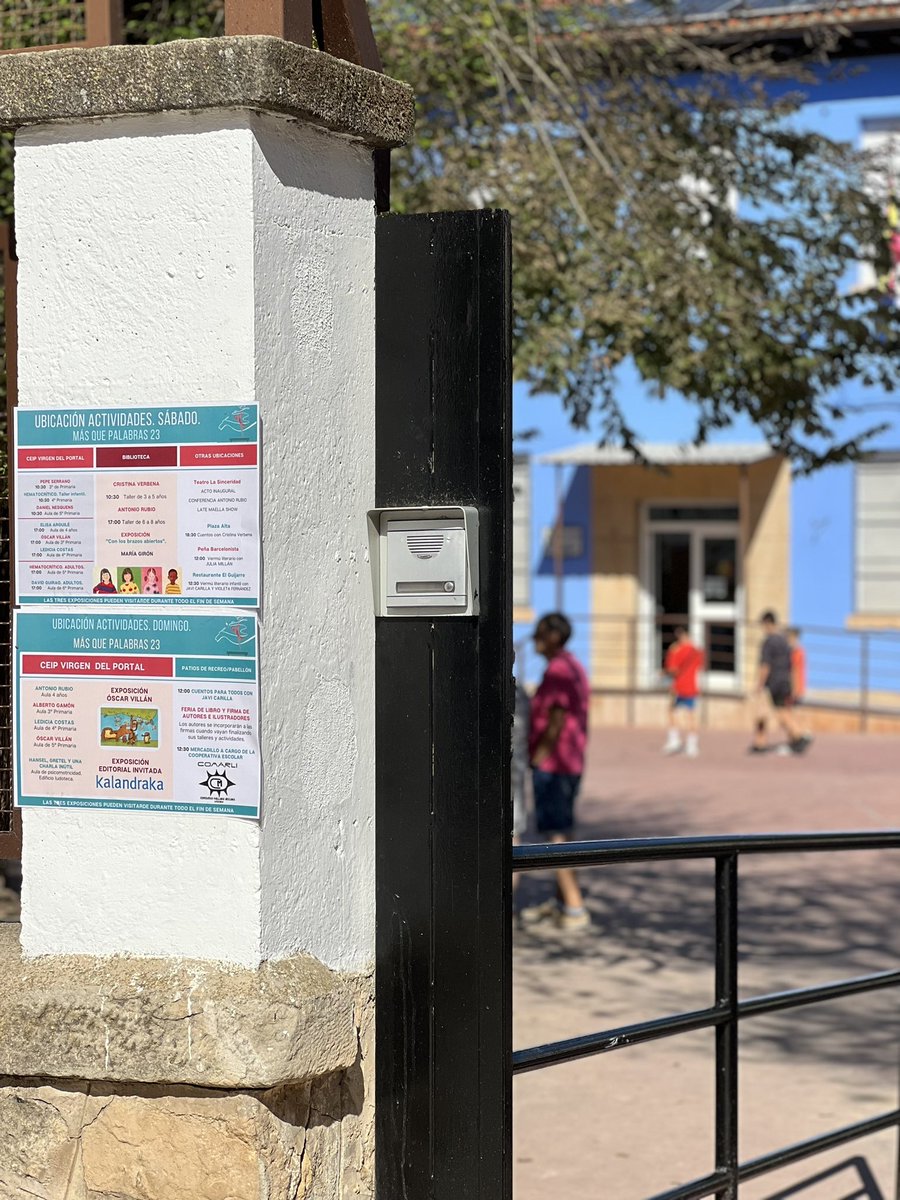 masiperera's tweet photo. El DUC està visitant les Jornades Literàries Masquepalabras que organitza l’escola de Maella! Cap de setmana compartint la màgia dels llibres de la mà d’autors/es, il•lustradors/es, llibreters/es…! Moltes gràcies per tot! #compartint #llibres #bibliotecaescolar ☺️ https://t.co/9KNgZNGpFC