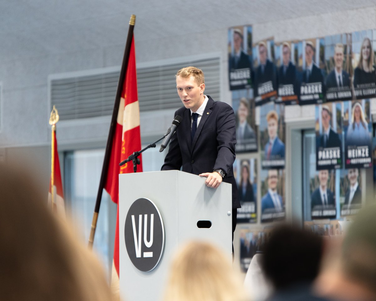 I går blev jeg valgt som Landsformand for @VUngdom. Jeg ser frem til arbejdet og kampen for et friere Danmark.

En særlig tak til @mgladegaard for det gode samarbejde, og for alt det du har gjort VU #VULS23