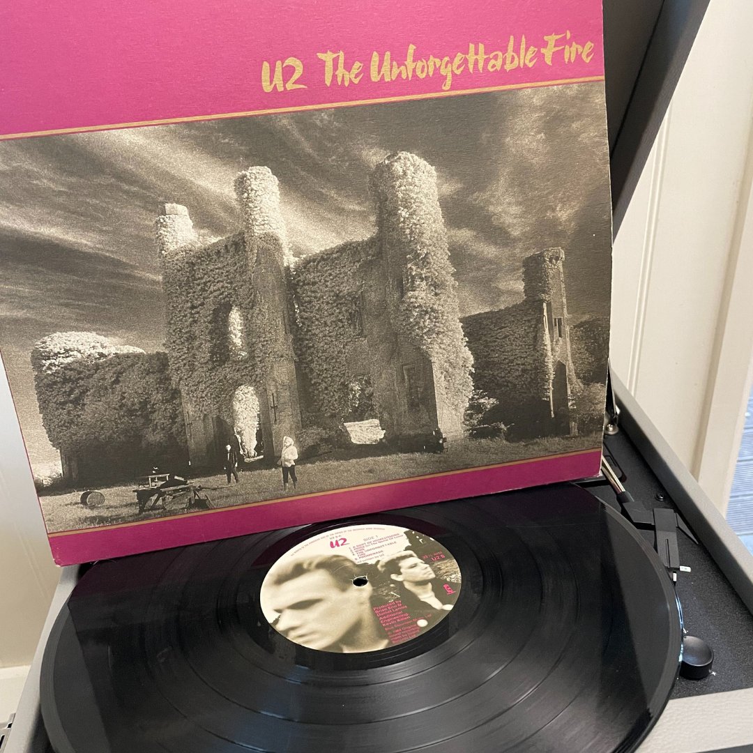 It's SPINday, featuring one of my old albums every week. I listen— reminisce—&amp; of course write. Nearly finished ATOM Inc. Yeah. Can't wait for you to read it in Feb 😀
This week, U2s Unforgettable Fire and my fave U2 song, Track 2, Pride 
Listen along at open.spotify.com/album/3FFosIE1…