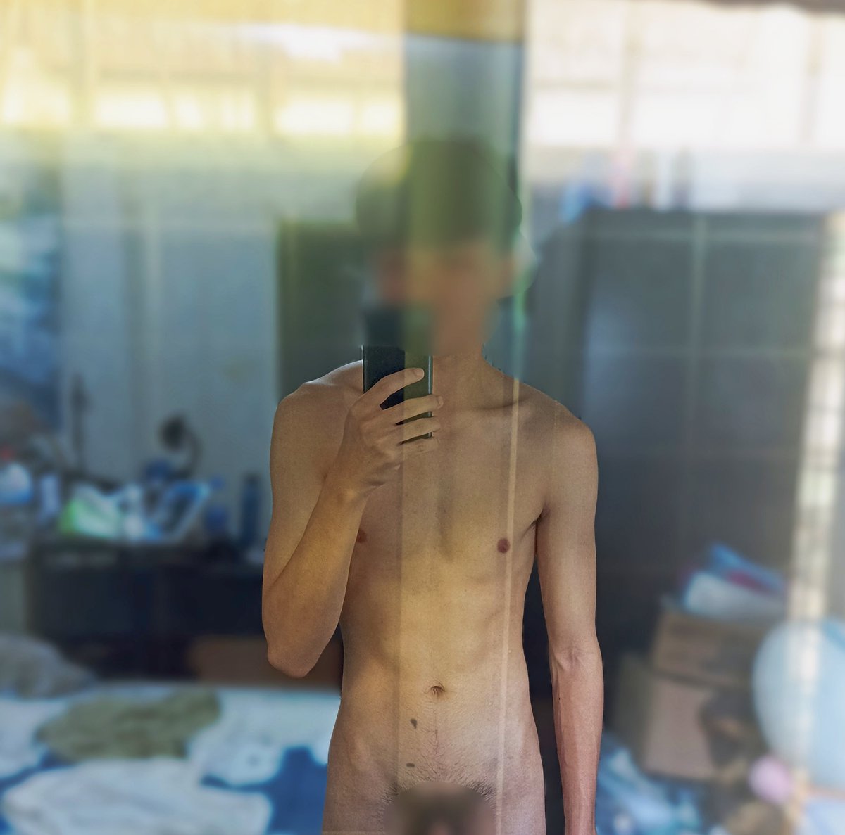 這窗戶真的讓我沒有買全身鏡的打算