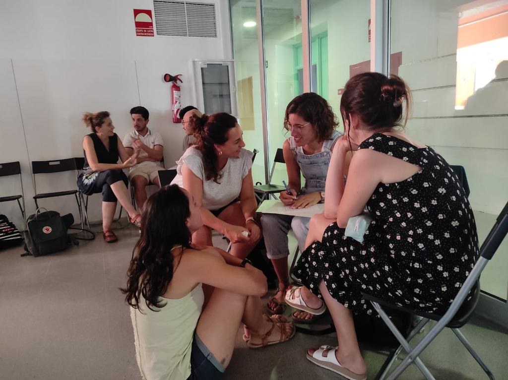 insmontgros's tweet image. Com ha de ser la nostra comunitat? Què volem oferir als nostre alumnat? Què pot aportar el Montgròs per millorar l'entorn? Comencem el curs amb un espai bonic de reflexió tranquil.la i profunda, amb l'acompanyament del  @cesirecat #ProjecteFaig