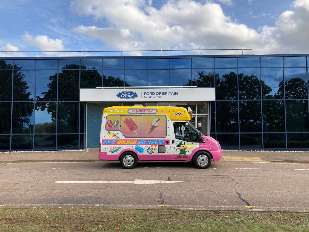 chris_copner's tweet photo. Cracking day at Ford UK Transit day. Ice to meet you @iamtomskinner 🍦 💥 https://t.co/vFDcVUQcfN
