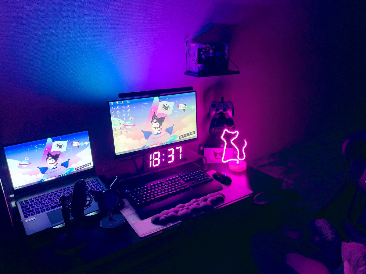uznk___'s tweet photo. 今更TikTokにハマり、影響を受けてゲーミングデスクとチェア、モニターを購入…！

満足度20％…！もっといい感じに出来るようにちょっとずつ揃えよう…！
めざせ！ゆら猫ちゃんっ！ https://t.co/8CMvHrwogA