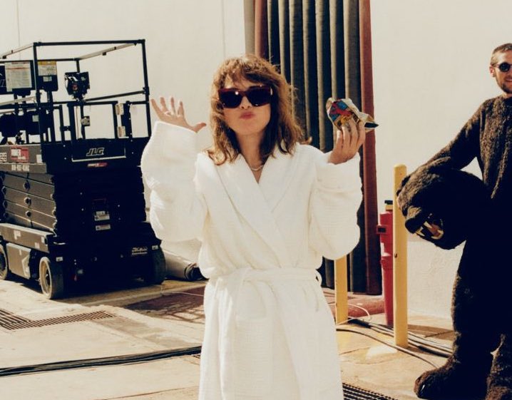 BESTOFWlNONA's tweet photo. happy october, happy winona ryder month!!!!!! https://t.co/F6c5vi5Mn8